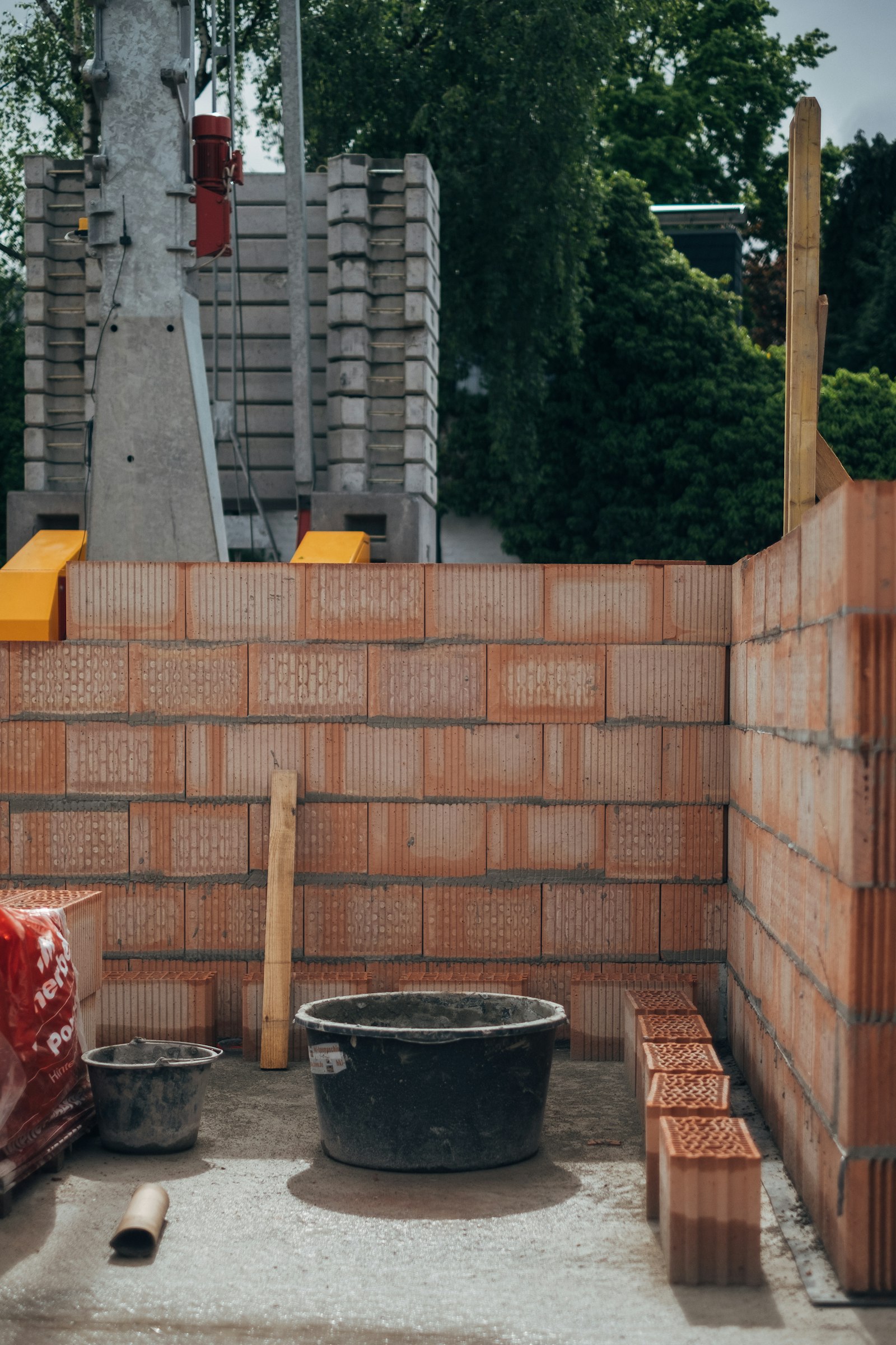Trabajo de albañilería con fábrica de ladrillo