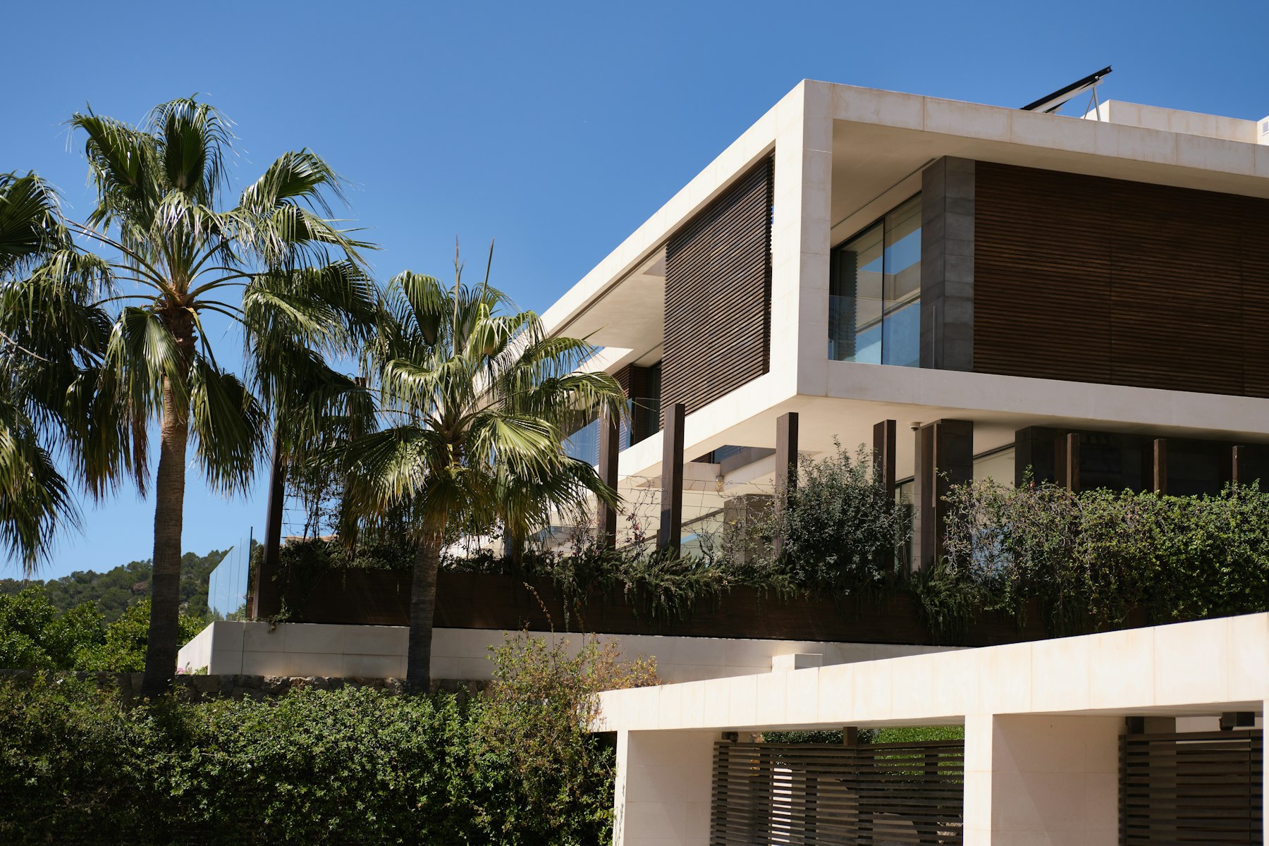 Chalet mediterráneo de líneas modernas