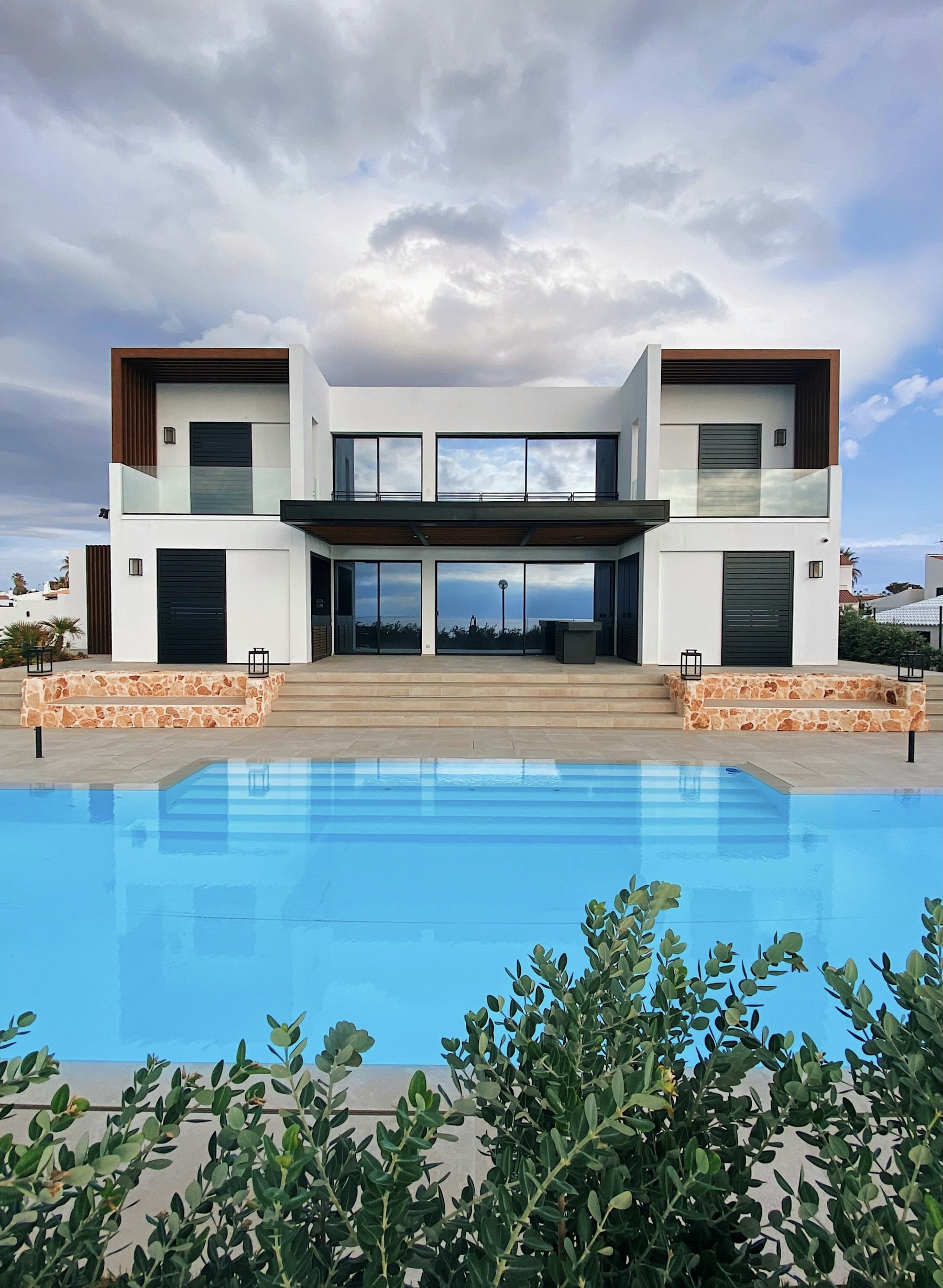 Chalet moderno con piscina construido por Moya y Pastor en Lorca